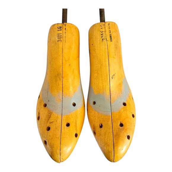 Vintage Wood & Metal Shoe Stretchers / Wideners Women's Size 8W - 11N - Picture 2 of 6